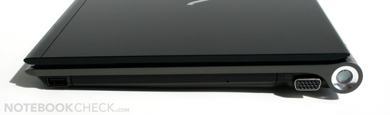 sağ taraf: USB, DVD sürücü, VGA, güç tuşu