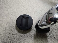 Altlık pedleri sandalyenin yuvarlanmasını önler