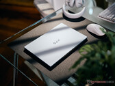 XPS 13'ün Panther Lake sürümü, burada gösterilen Sky kaplamasıyla satışta.