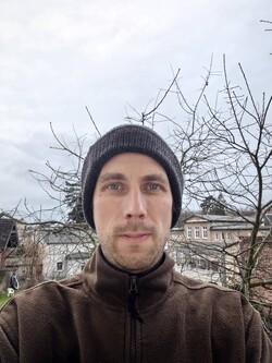 Sony Xperia 10 VII'nin 10 MP ön kamerası ile selfie