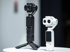İnci beyazı DJI Osmo Pocket 4P.