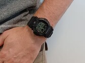 Casio’nun G-Shock GD-350S-1D saati, eski model olan GD-350-1’e (resimde görülen) benziyor.