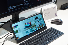 Acer PM131QT, simülasyon hayranları ve diğer kullanım durumları için küçük bir ikincil ekrandır