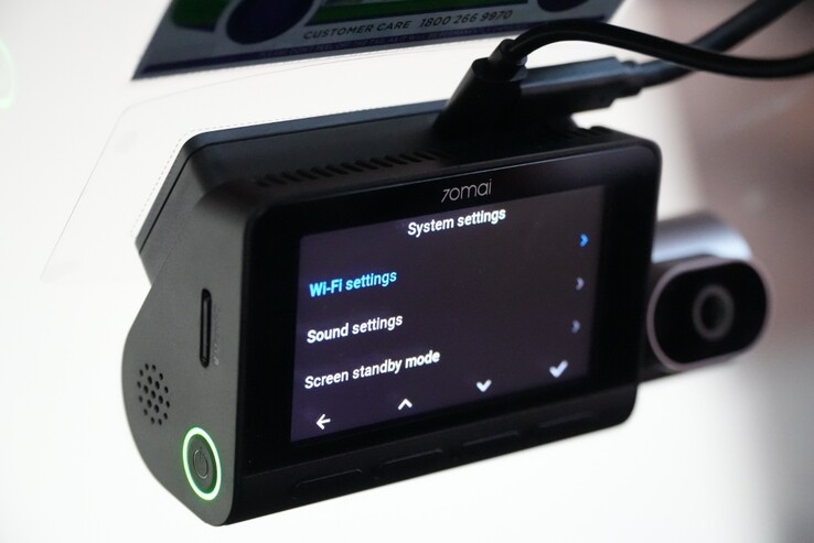 70mai 4K T800 araç kamerasının manuel açma/kapama düğmesi vardır (Resim kaynağı: Abhinav Fating/Notebookcheck)