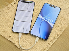 Kablonun Çin'deki fiyatı yaklaşık 1,44 dolar. Resimde: Redmi telefondan bir iPhone'u ters şarj eden kablo.