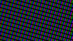 Klasik bir RGB matrisindeki alt piksel dizisi