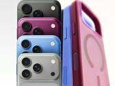 Sızdırılan iPhone 18 Pro kılıfları (sağda).
