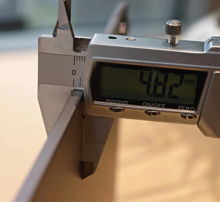 Honor MagicPad 3 Pro OLED'in sadece 4,82 mm civarında ince olması bekleniyor.