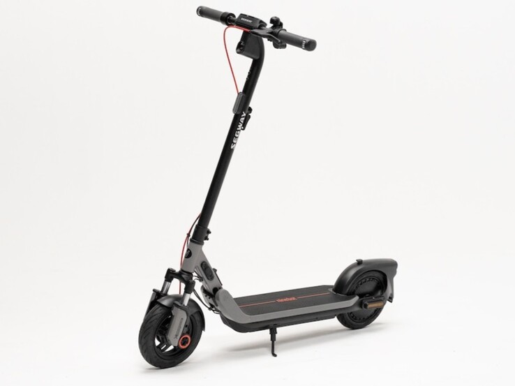 Segway E3 Go elektrikli scooter.