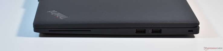 doğru: Akıllı kart okuyucu, 2x USB A 3.2 Gen 1, Kensington Kilit yuvası