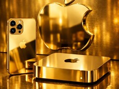 Apple adresinde, gelecekteki fiyat artışlarını öngören altın kaplamalı Apple ürünleri.