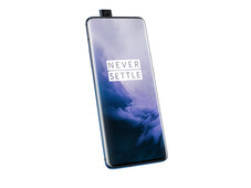...açılır kameralı OnePlus 7 Pro...