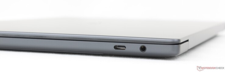 Sağ tarafta: USB-C Thunderbolt 4 w/ DisplayPort 2.1 + Güç Dağıtımı, 3,5 mm birleşik ses