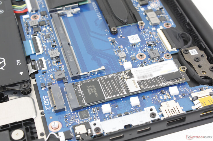 Sistem iki adede kadar M.2 2280 PCIe4 SSD'yi destekler