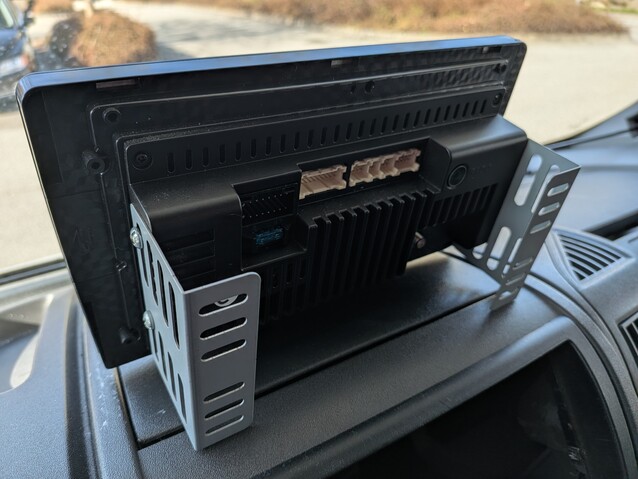 Adı geçen markalarla karşılaştırıldığında, bu Çin ana üniteleri şüphe uyandıracak kadar ince olabiliyor.