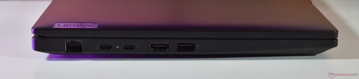 kaldı: RJ45-Ethernet, 2x Thunderbolt 4, HDMI, USB-A 3.2 Gen 1
