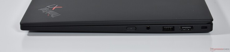 sağ: 3,5 mm ses, USB-A 3.2 Gen 1, HDMI, Kensington kilidi