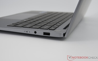 GeekBook X14 Pro - Sağ taraftaki bağlantılar