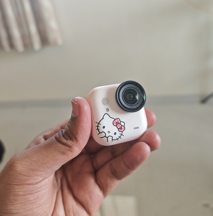 Insta360 Go Ultra Hello Kitty sınırlı sayıda üretilen aksiyon kamerası