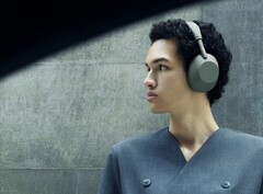 Sony WH-1000XM6 modelinde de menteşe sorunları bulunmaktadır.