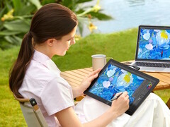 XPPen Artist Ultra 14 çizim ekranı, tek bir USB-C bağlantısı kullanılarak dizüstü bilgisayarlara bağlanabilir.