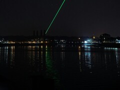 Işık huzmesi içeren bir ufuk çizgisi