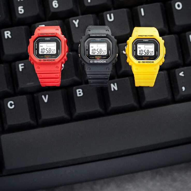 Bu minyatür saatler sadece 23,4 × 20 × 7,5 mm boyutlarında ve altı gram ağırlığındadır; bu da onları standart bir DW-5600 saatinin yaklaşık onda biri boyutunda yapar.