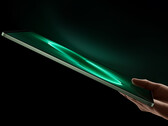 Pad 9 Pro, 5,8 mm kadar incedir. Resimde: ince tasarımı gösteren bir tanıtım fotoğrafı.