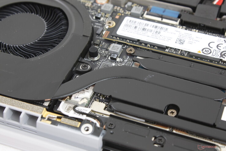 Bakır ısı borusunun altında çıkarılamayan WLAN modülü