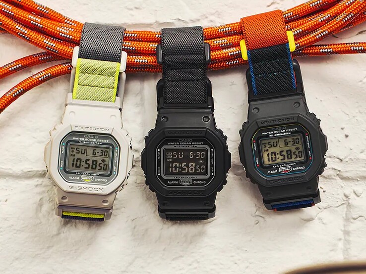 Soldan sağa: Casio G-Shock DW-5600MNC-7A8, DW-5600MNC-1 ve DW-5600MNC-8A2 saatler