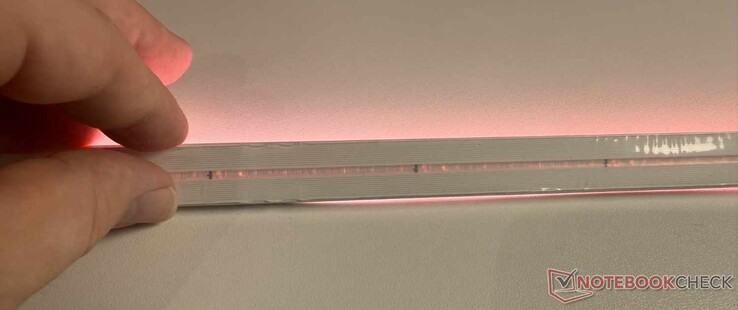 Govee COB Strip Light 2 Pro, her 6,5 cm'de bir (siyah işaretler) kesilebilir.