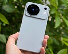 vivo X500'ün 7500mAh kapasiteli büyük bir batarya ve Dimensity 9600M yonga seti ile donatılacağı tahmin ediliyor (resimde: vivo X500)