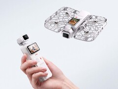 Versa, hem bir gimbal kamera hem de bir drone'dur