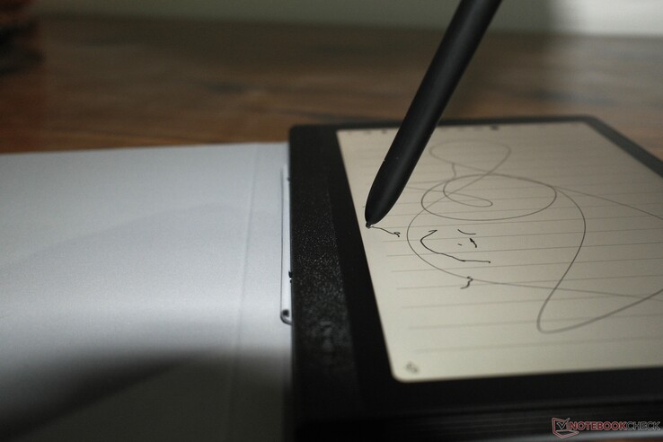 ...ve Huion Note E'deki PW510 kalemi.