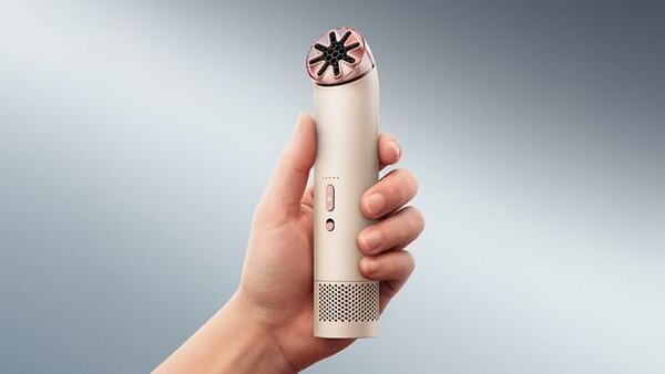 Dyson HushJet Mini Cool, 6 saate kadar pil ömrüne sahiptir.