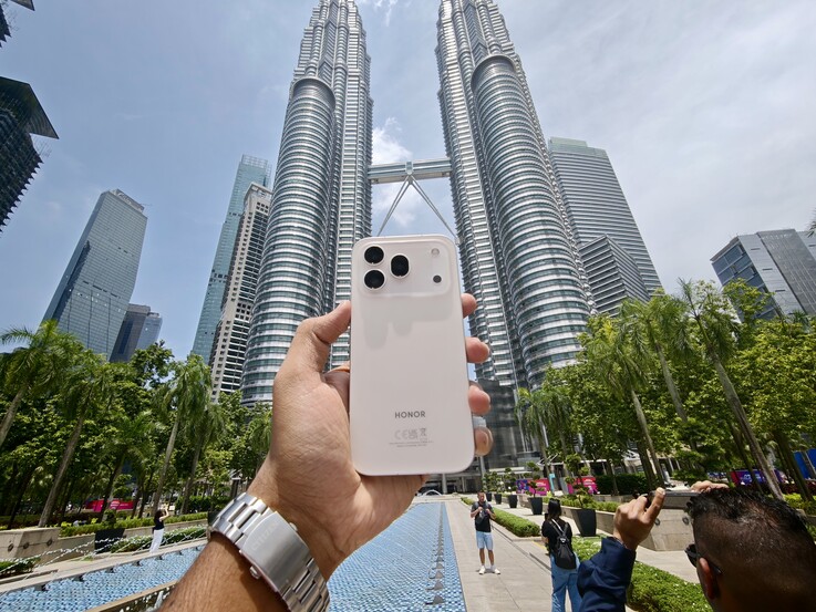 Honor 600 Pro üçlü arka kamera kurulumuna sahiptir