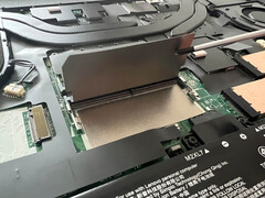 İki SO-DIMM yuvası