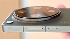 Oppo Find X10 Ultra'nın 2027 yılında daha da büyük çift periskop sensörlere sahip olması bekleniyor. Daha büyük 10x telefoto lensin yanı sıra, daha büyük bir 3x telefoto lensin de yer alması muhtemel.
