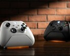 Beyaz ve Siyah renklerde Xbox Kontrolcüleri için 8BitDo Ultimate Şarj İstasyonu.