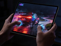 13 inçlik Legion Y900 oyun tableti Snapdragon 8 Elite Gen 5'e sahip olacak. Resimde: tabletin bir yarış oyunu çalıştırdığını gösteren bir tanıtım resmi. 