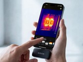 Rision’un en yeni termal görüntüleme kamerası, görüntü kalitesini artırmak için akıllı telefon kamerasını kullanır.