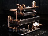 Bakır borular ve basınç göstergeleri Billet Labs'in bilgisayarına steampunk bir görünüm kazandırıyor.