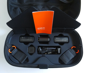 Altında aksesuar saklama alanı. (Resim kaynağı: Notebookcheck)