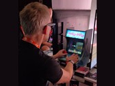 John Carmack, Doom'un Evercade uyarlamasını oynuyor