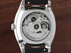 Timex Marlin Chatham Automatic’in arka görünümü, Miyota otomatik mekanizmasını şeffaf kasa arka kapağından gösteriyor