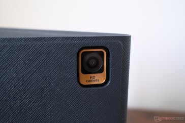 Note E'de basit bir HD kamera bulunuyor.