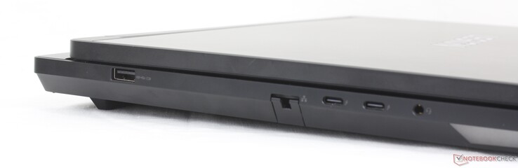 Sol: USB-A (10 Gbps), RJ-45, 2x USB-C Thunderbolt 4 w/ DisplayPort 2.1 + Power Delivery 3.0 140 W), 3,5 mm kulaklık