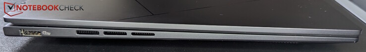 Sol: USB-A (5 Gb/s)