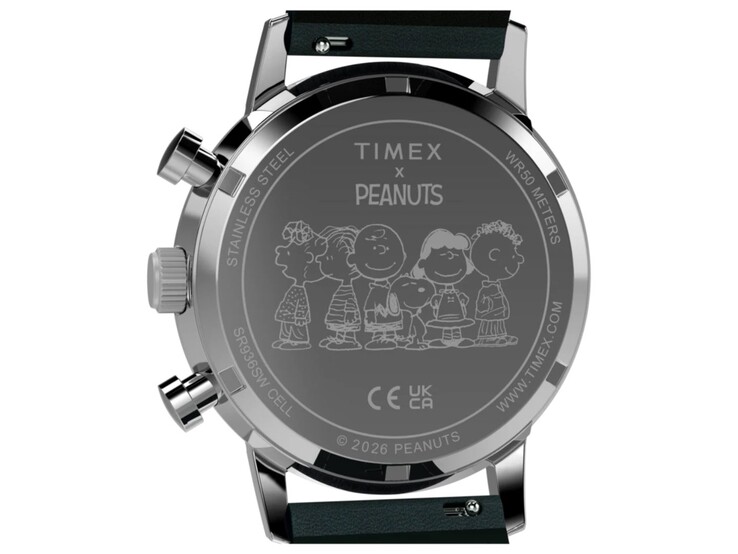 Timex Peanuts x Marlin Kronograf'ın arka görünümü; üzerinde Peanuts logosu kazınmış arka kapağı gösterilmektedir.