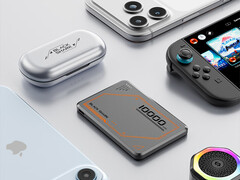 Plus versiyonları, Plus olmayan modellere göre biraz daha iyi bir manyetik tasarıma sahiptir. Resimde: 10K Blade 2+ ve etrafındaki cihazlar.